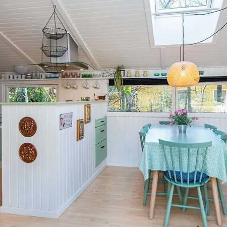 5 Person In Ansager-by Traum * Ansager